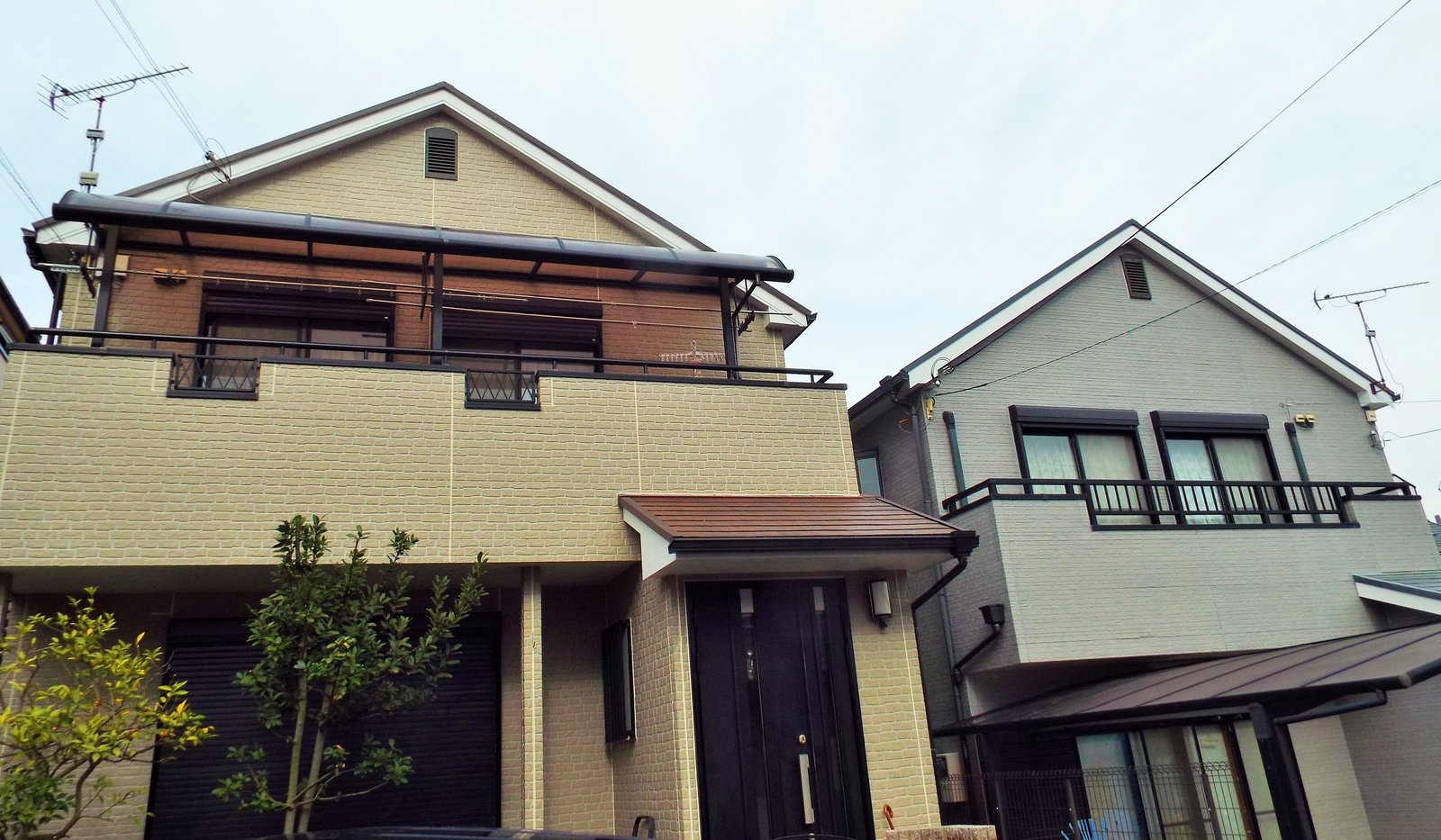 施工後の2棟住宅